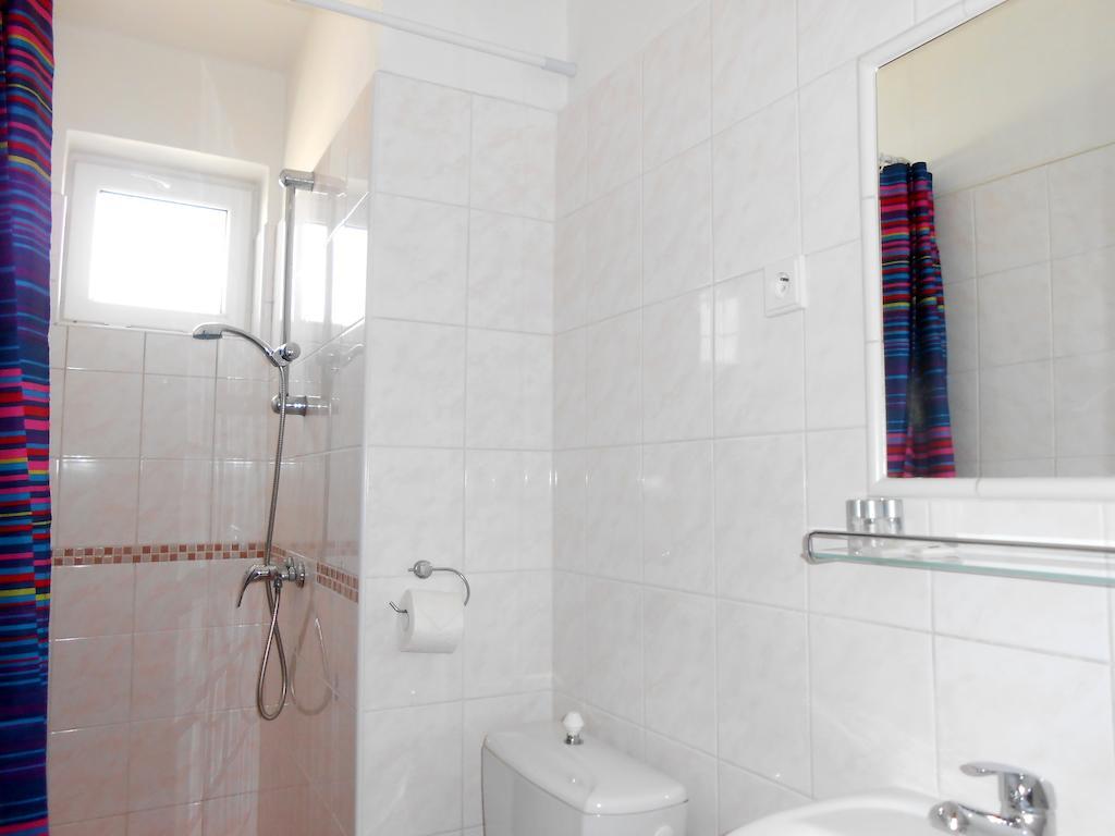 White Rabbit Hall Hotell Poděbrady Rum bild