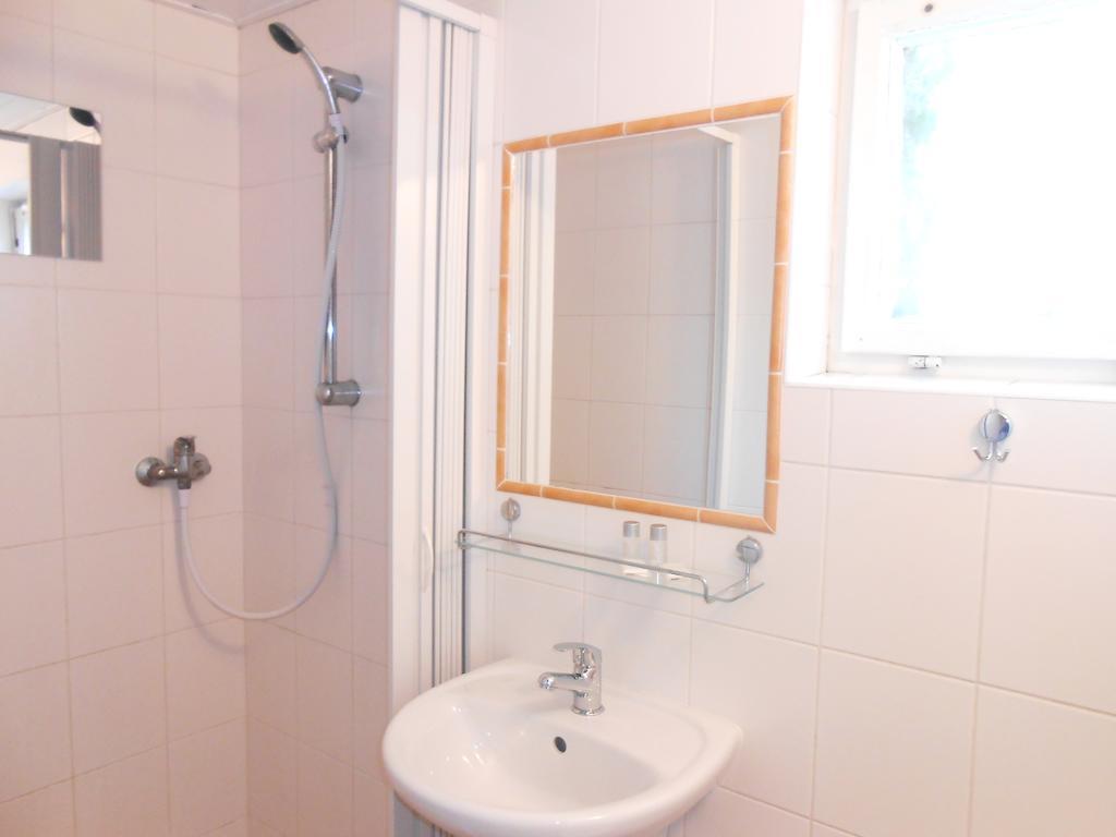 White Rabbit Hall Hotell Poděbrady Rum bild