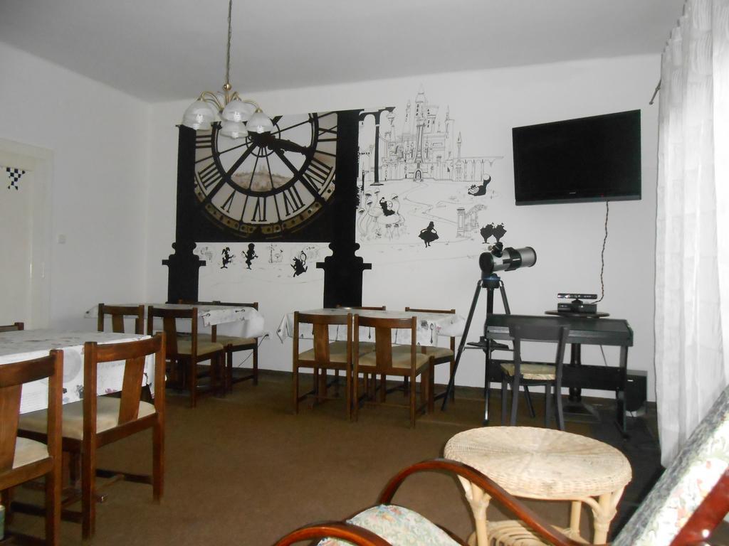 White Rabbit Hall Hotell Poděbrady Exteriör bild