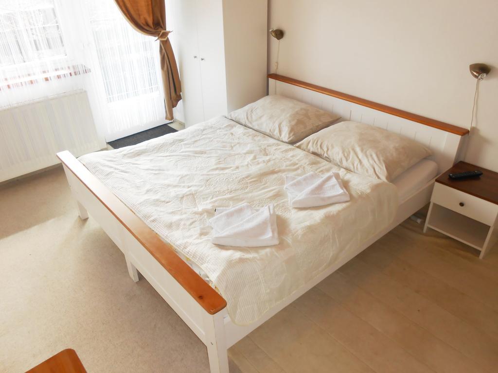 White Rabbit Hall Hotell Poděbrady Rum bild