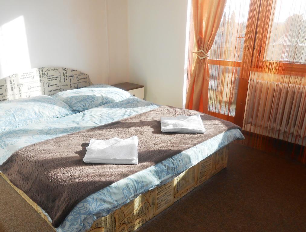 White Rabbit Hall Hotell Poděbrady Rum bild