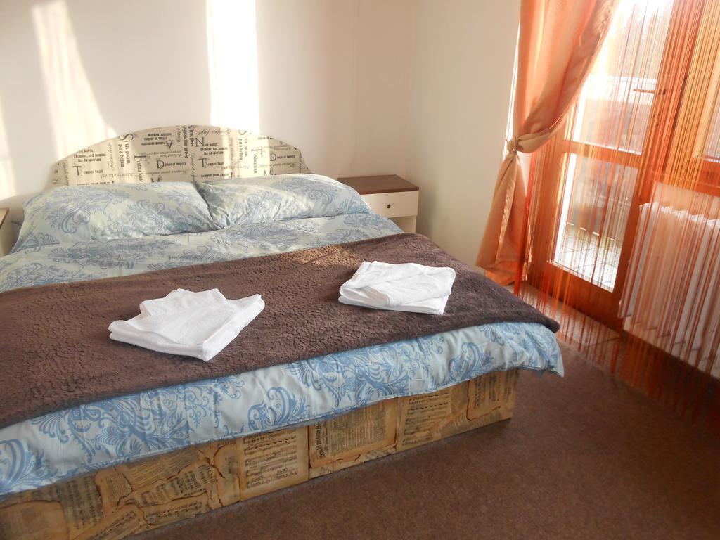 White Rabbit Hall Hotell Poděbrady Rum bild